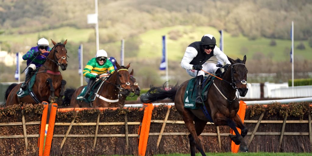 Flooring Porter retains Stayers’ Hurdle title in style Racing365